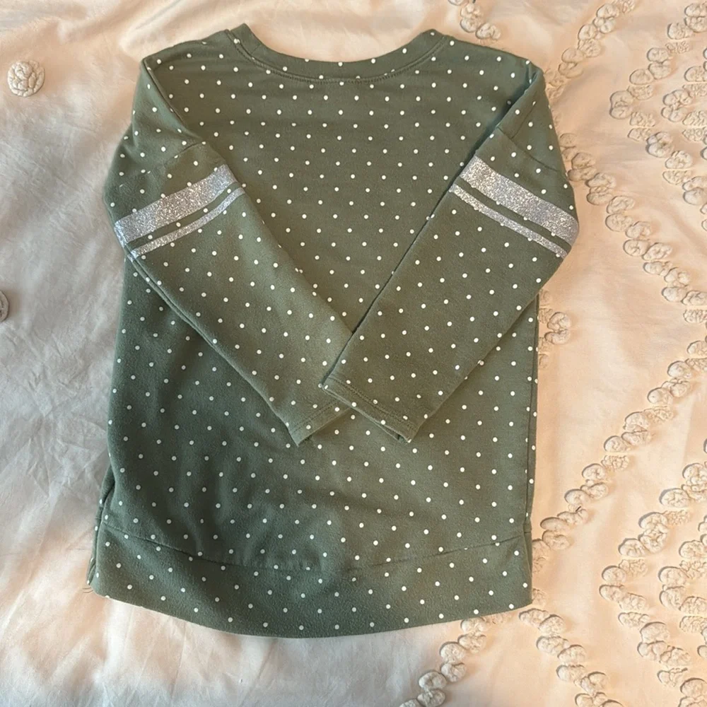 Old‎ Navy girls 3T polka dot top. Long sleeve.